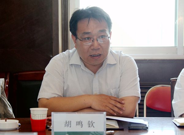6市人大常委会城环委主任胡鸣钦发言.JPG