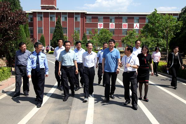12检查繁峙县新欣小学安全教育 (2).jpg