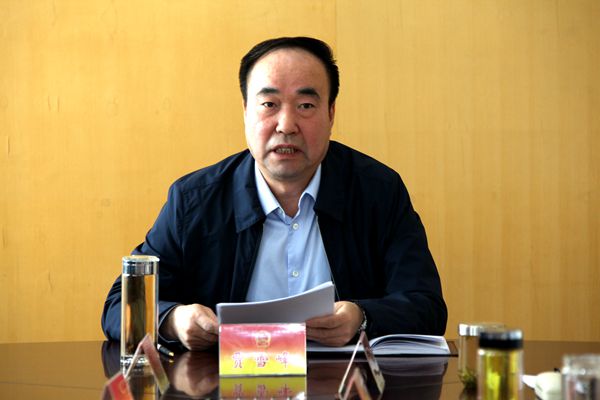 2贾雪峰传达会议精神并讲话.JPG