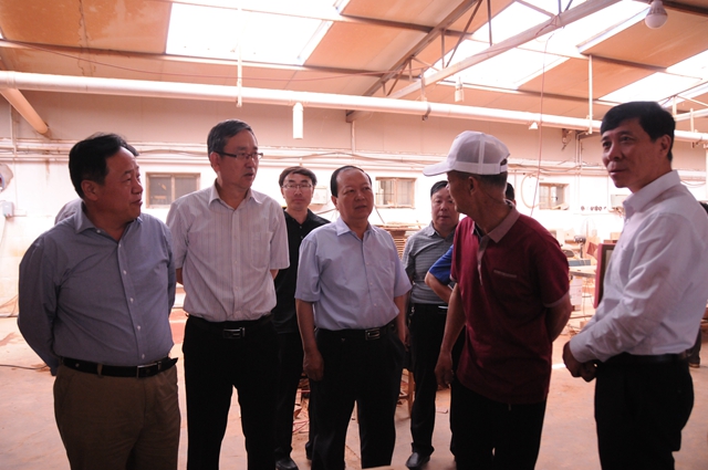 调研组一行在代县杨氏古建筑工程有限公司调研 (1)_副本.jpg