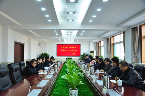 市人大代表组织开展小组专题活动,调研交警部门落实大气污染综合治理落实情况.jpg