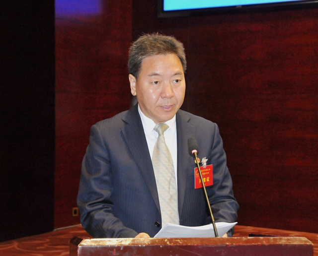 8市税务局局长葛忠明作关于全市税务工作情况报告DSC_2598_副本.jpg