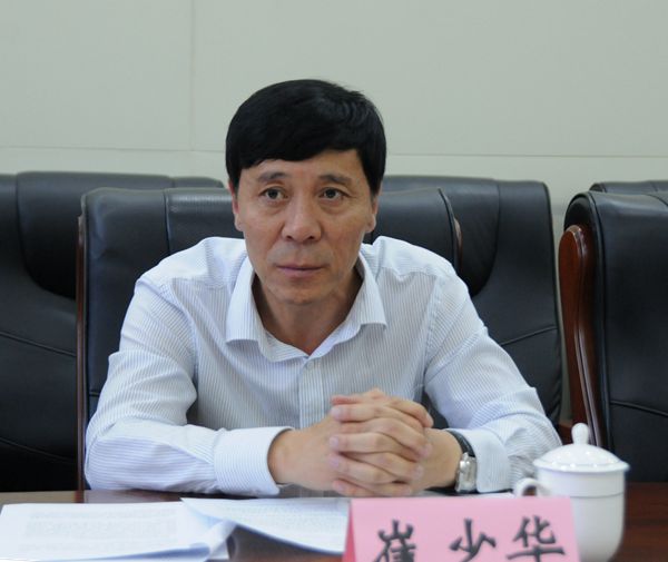 5市人大常委会委员教工委主任崔少华主持会议 (1).JPG