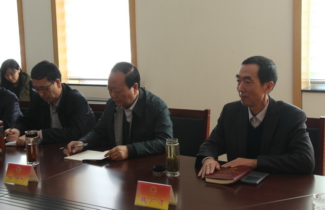 参会领导2_调整大小.JPG