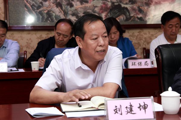 8五台县人大常委会主任刘建坤发言.JPG