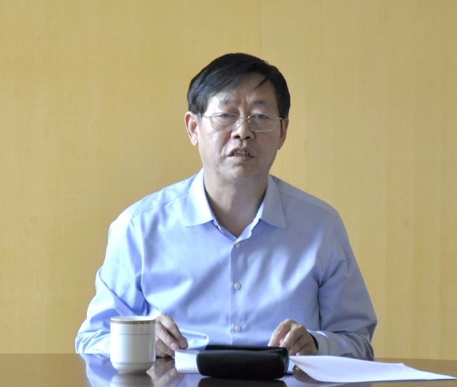 市人大常委会秘书长张兰军主持会议并讲话_副本.jpg