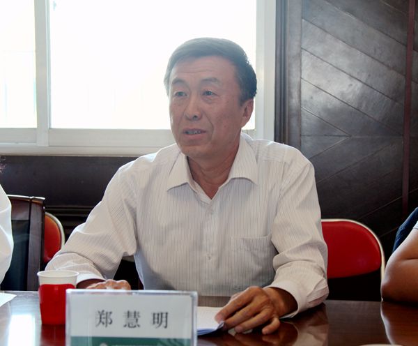 5市人大常委会委员郑慧明发言.JPG