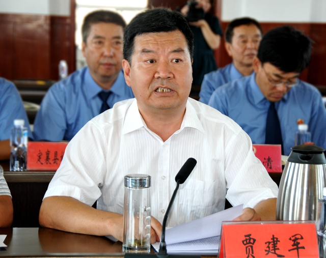 2市人大常委会研究室主任贾建军主持会议DSC_0998_副本.jpg