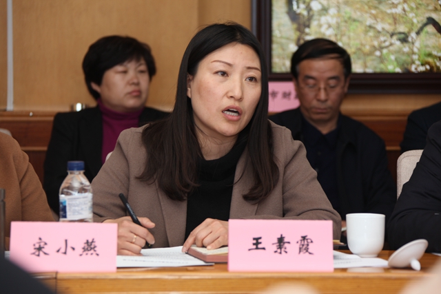忻府区副区长王素霞汇报忻口战役遗址有关情况6.JPG