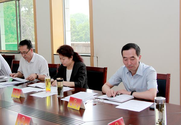 4参会领导.JPG