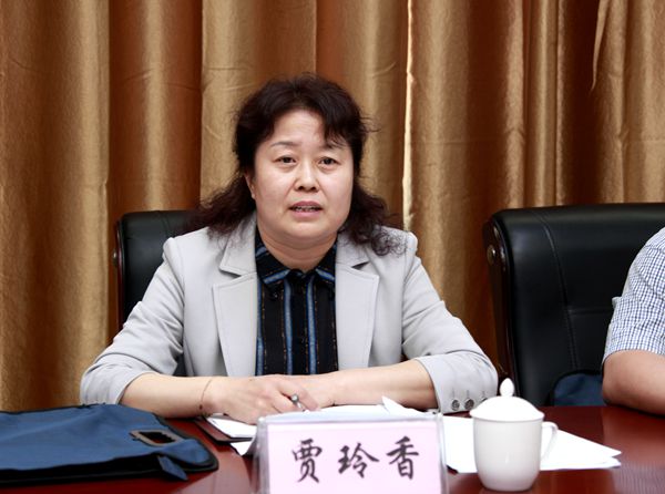 5市人大常委会副主任贾玲香主持座谈会并讲话.JPG