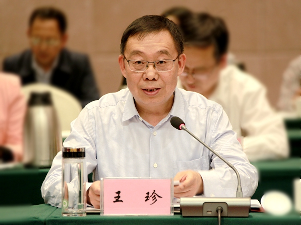 04忻州市人大常委会主任王珍汇报发言.JPG