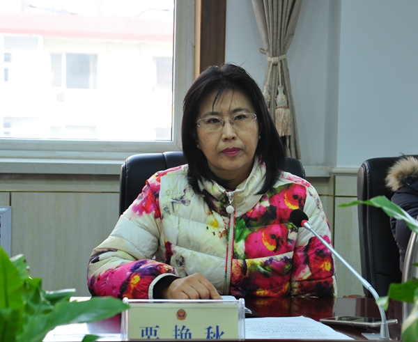 市人大人事工委主任栗艳秋讲话.jpg