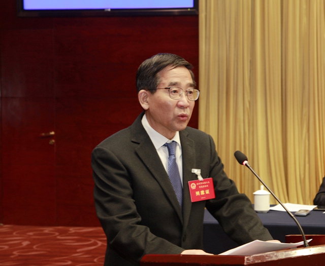 11听取市财政局局长赵志伟关于市本级部分政府债券资金调整及安排方案(草案)的报告_看图王_副本.jpg