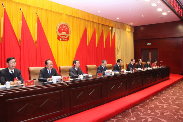 2主席台就坐领导_调整大小.JPG