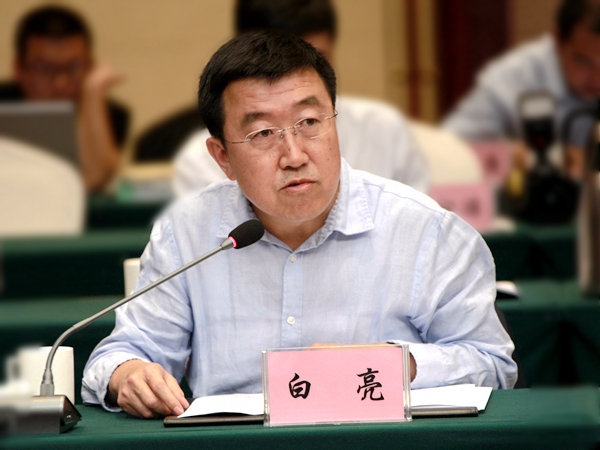 08太原市杏花岭区人大常委会副主任白亮汇报发言.JPG