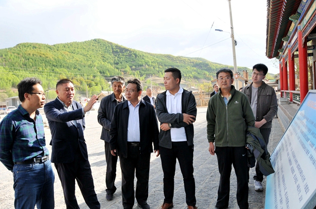 嗲欧安组一行在岢岚王家岔实地查看DSC_40.JPG