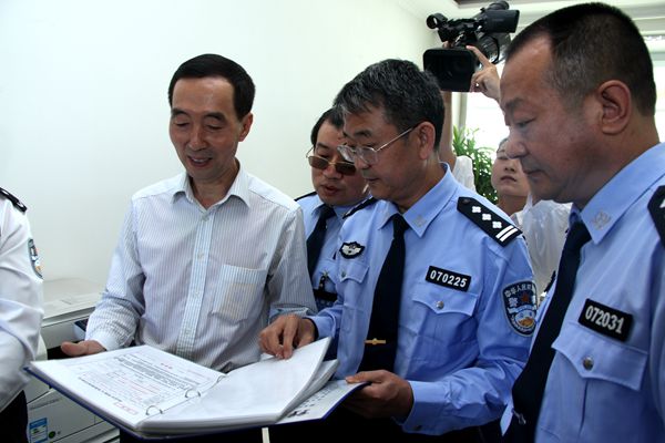 7在原平车管所查看安全档案管理情况.JPG