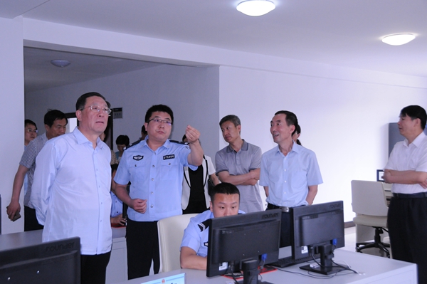 7省人大常委会内司委副主任委员邬敬文一行在宁武公安局了解基层工作情况DSC_4207..JPG