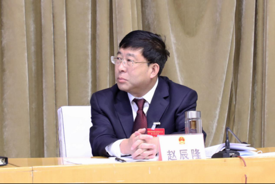 4月22日,原平代表团在该市市委多功能会议厅举行分团会议,讨261.png