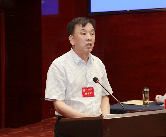 市卫健委主任贺贵平_副本.jpg