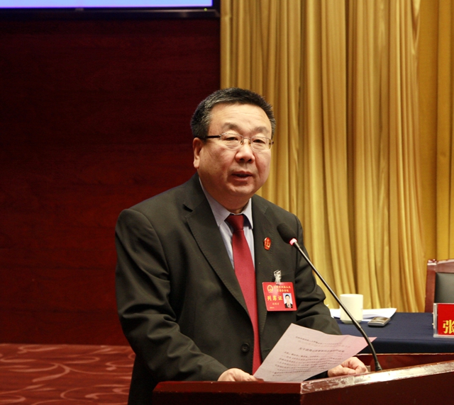 9听取市人民法院院长刘硕才关于人事免职议案的说明_看图王_副本_副本.jpg