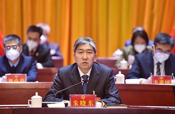 2月15日,朱晓东在市五届人大三次会议闭幕大会上讲话。 本报记者 冯晓磊摄.jpg