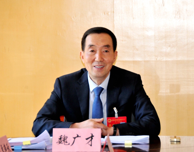 2市人大常委会副主任魏广才主持会议 (2).JPG
