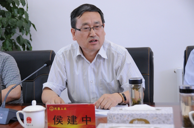 6市人大常委会委员办公厅主任侯建中发言_副本.jpg